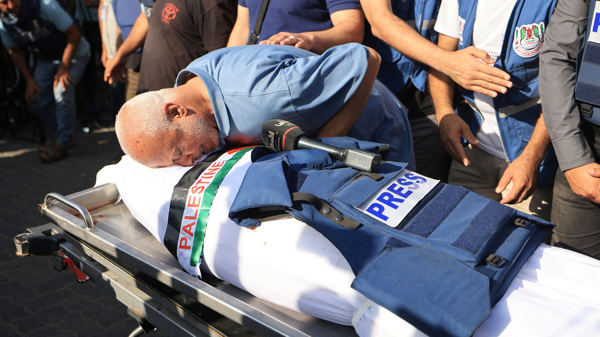 <p>25. Israel is murdering the messengers&nbsp;</p>